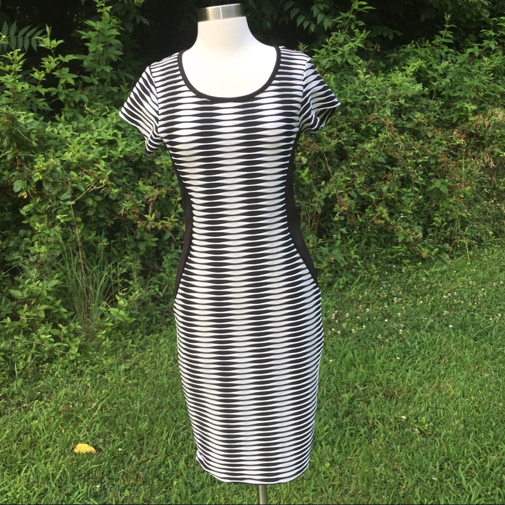 TMG New York Dress - Medium